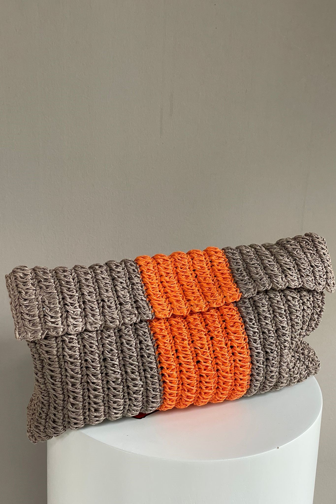 Kağıt İplikten El Örgüsü Clutch 1