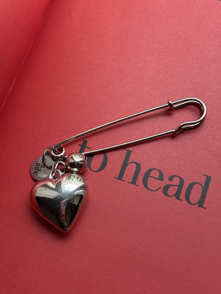 Bold Heart Yaka İğnesi