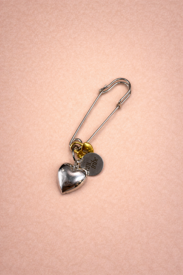 Bold Heart Yaka İğnesi