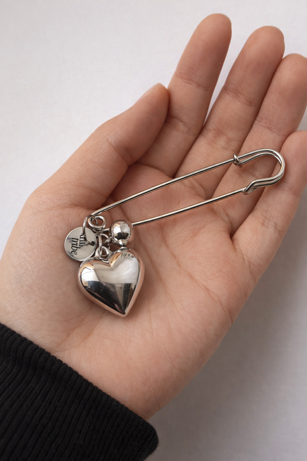 Bold Heart Yaka İğnesi