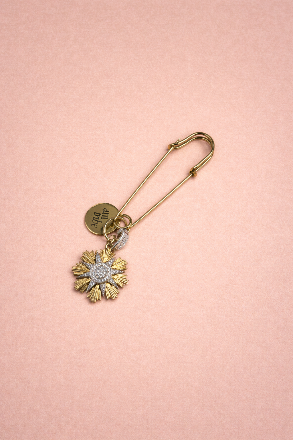 Güneş Yaka İğnesi