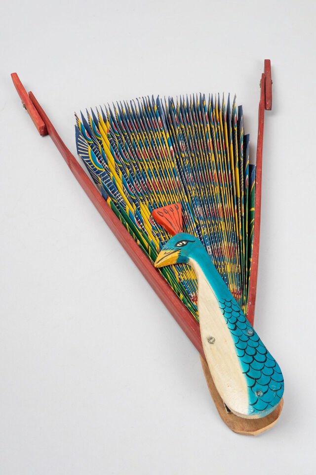 Tavus Kuşu Dev Yelpaze