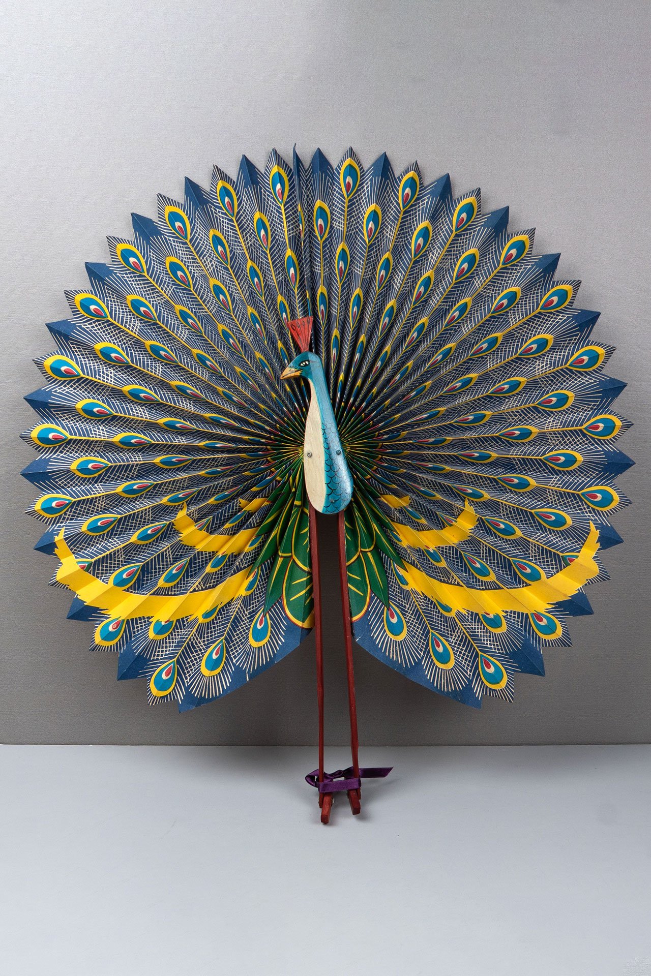 Tavus Kuşu Dev Yelpaze