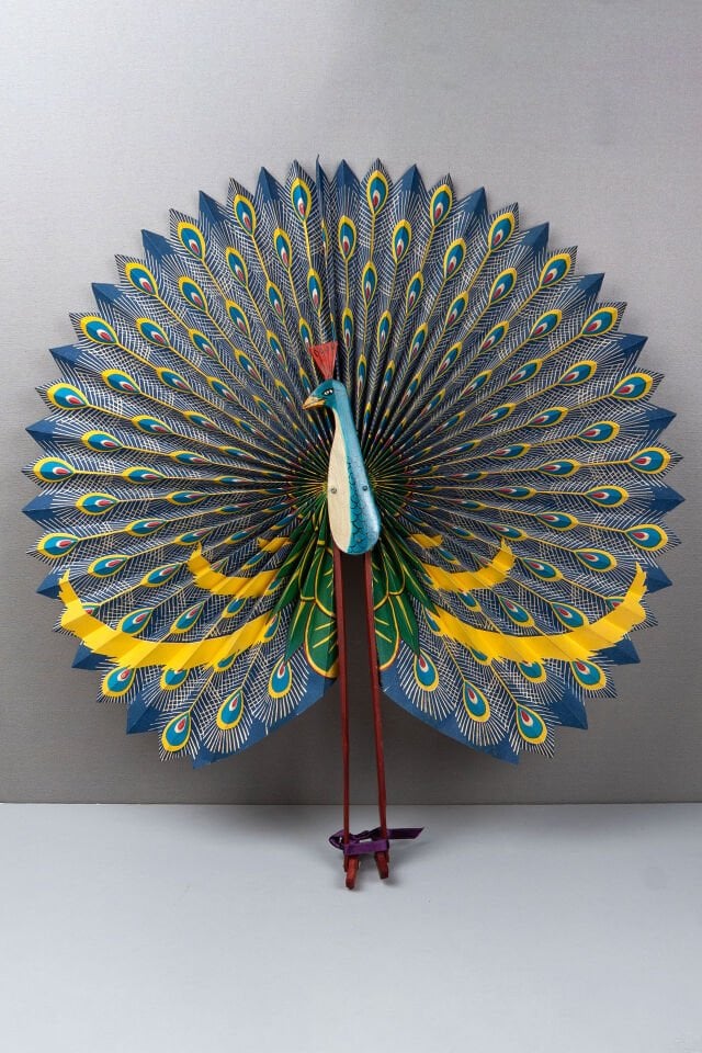 Tavus Kuşu Dev Yelpaze