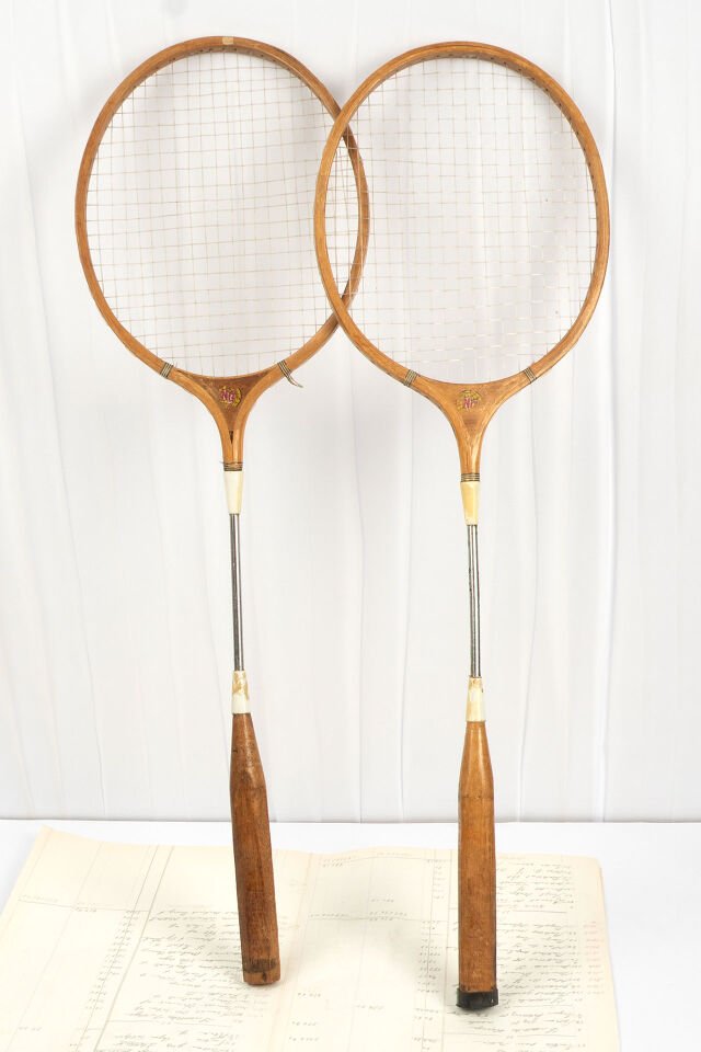 Metal Saplı Badminton Raketleri