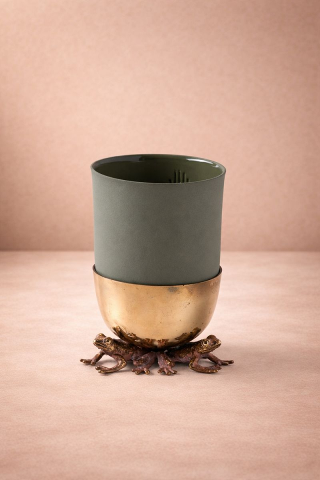 Heqet - Döküm Bronz Kurbağlarla çevrili Limoges Espresso Seti