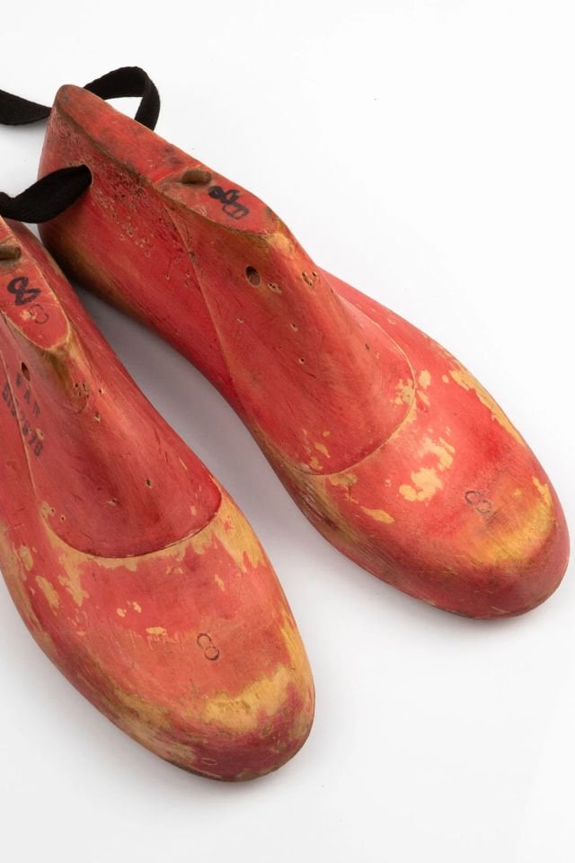 Kırmızı Boyalı Ayakkabı Kalıp 8