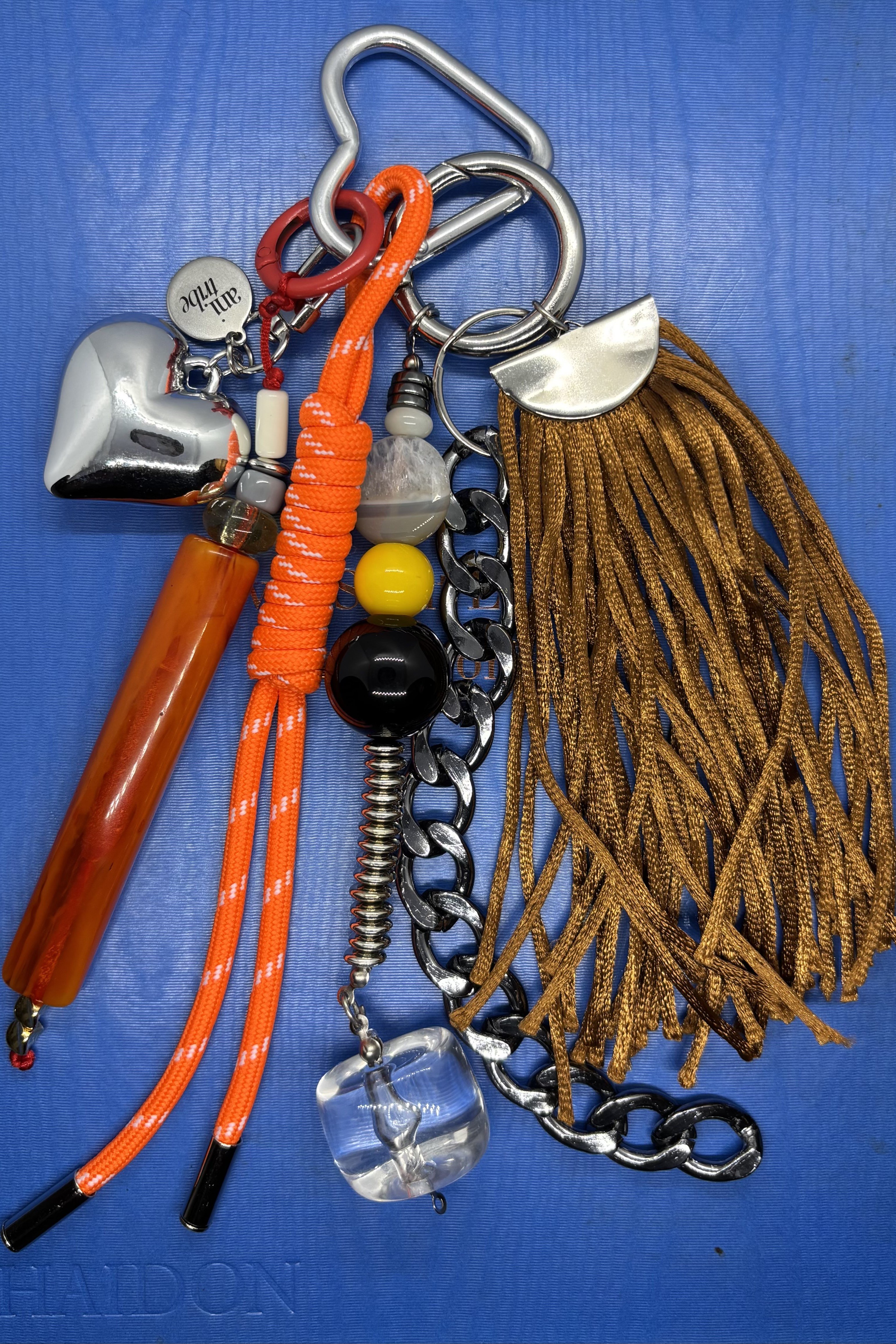 Kalp & Doğal Taş Detaylı Bag Charm