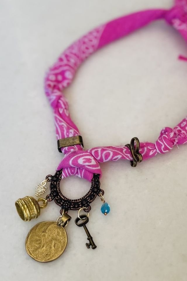 Rc Bandana Charm Kolye 9
