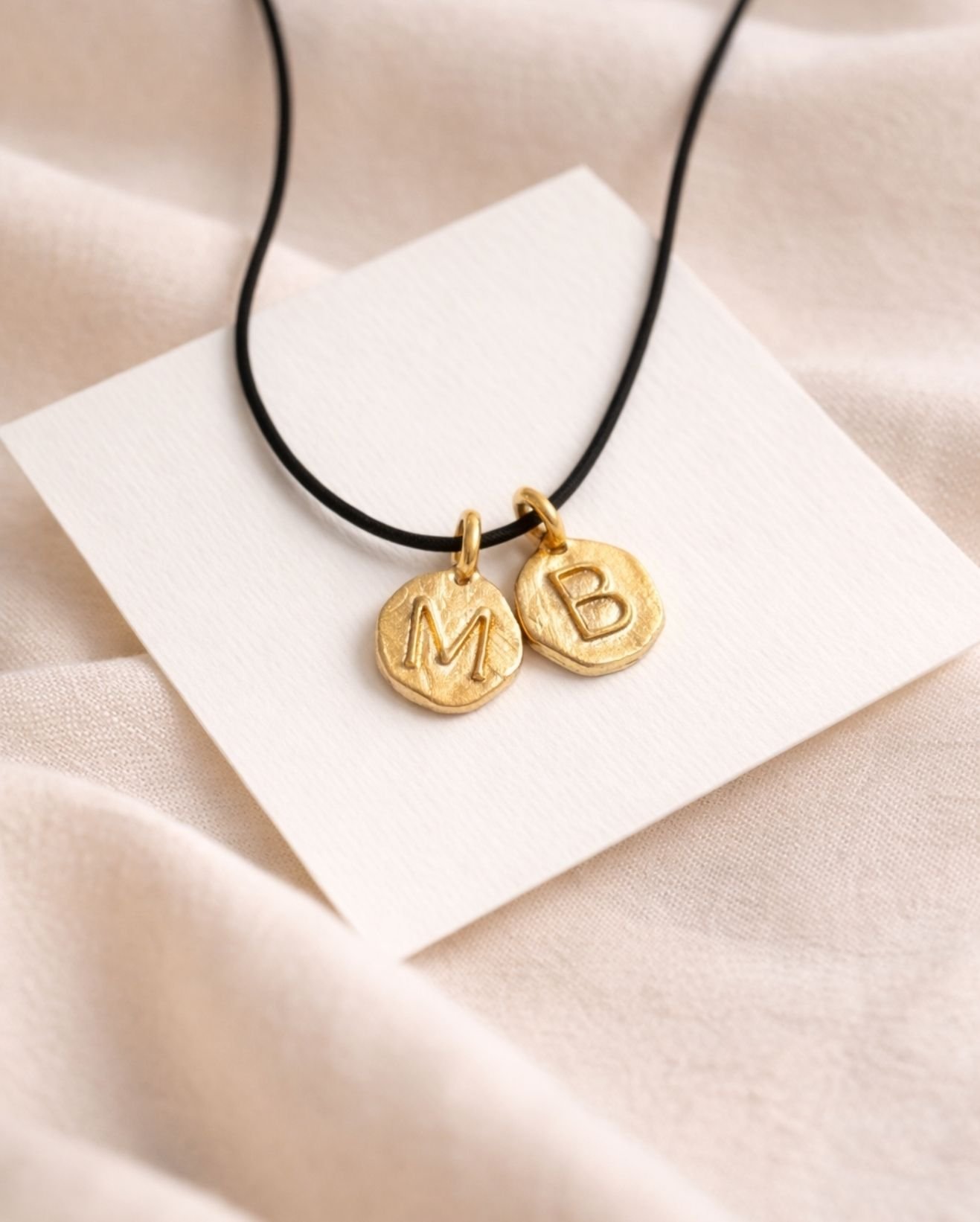 Cam detaylı küpeler